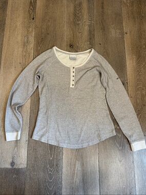 Columbia Light Gray Henley Long-Sleeve Top with Cream Trim 0748